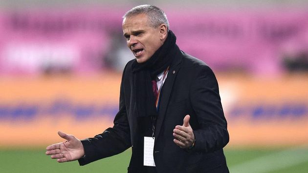 Trenér Sparty Vítězslav Lavička při utkání v Plzni. Trenér Sparty Vítězslav Lavička při utkání v Plzni.