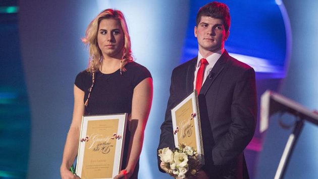 Cyklista Jiří Janošek a snowboardistka Ester Ledecká během vyhlášení novinářské ankety Sportovec roku 2015. Cyklista Jiří Janošek a snowboardistka Ester Ledecká během vyhlášení novinářské ankety Sportovec roku 2015.