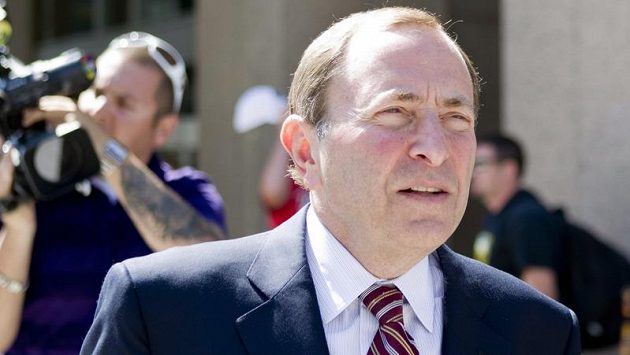 "To, co začalo jako nadějný týden, skončilo zklamáním," řekl novinářům komisionář NHL Gary Bettman. "To, co začalo jako nadějný týden, skončilo zklamáním," řekl novinářům komisionář NHL Gary Bettman.