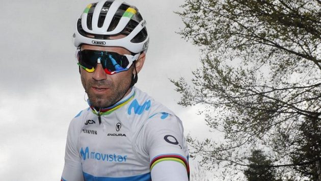 Mistr světa Alejandro Valverde přijde kvůli zdravotním problémům o Giro d'Italia. Mistr světa Alejandro Valverde přijde kvůli zdravotním problémům o Giro d'Italia.