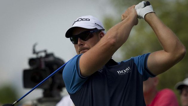 Švédský golfista Henrik Stenson na podniku v Dubaji. Švédský golfista Henrik Stenson na podniku v Dubaji.