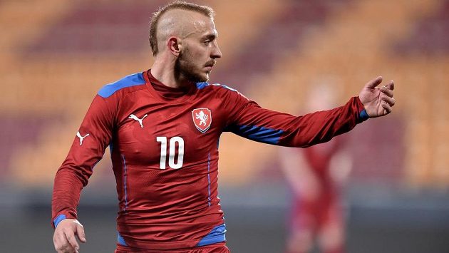 Jiří Skalák během přátelského utkání české jedenadvacítky s Anglií. Jiří Skalák během přátelského utkání české jedenadvacítky s Anglií.