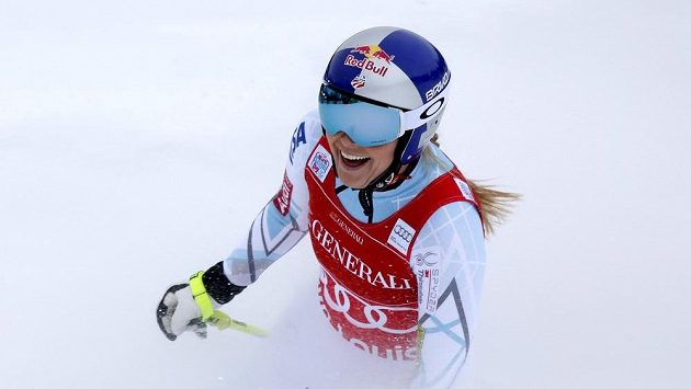 Lindsey Vonnová z USA po dalším vítězství v Lake Louise. Lindsey Vonnová z USA po dalším vítězství v Lake Louise.