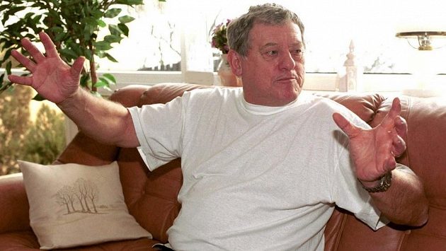 Legendární hokejový útočník Jozef Golonka. Legendární hokejový útočník Jozef Golonka.