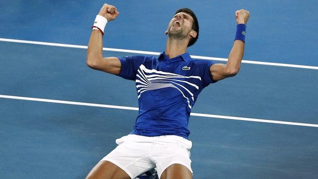 Novak Djokovič oslavuje svůj sedmý titul na grandslamu v Melbourne. Novak Djokovič oslavuje svůj sedmý titul na grandslamu v Melbourne.