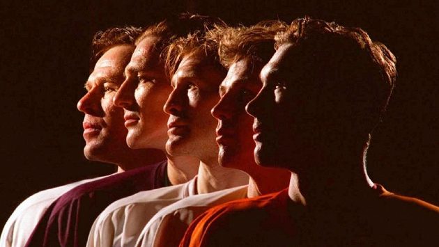 Slavná ruská pětka Detroitu Red Wings. Zleva: Vjačeslav Fetisov, Sergej Fjodorov, Vladimir Konstantinov, Igor Larionov a Vjačeslav Kozlov Slavná ruská pětka Detroitu Red Wings. Zleva: Vjačeslav Fetisov, Sergej Fjodorov, Vladimir Konstantinov, Igor Larionov a Vjačeslav Kozlov