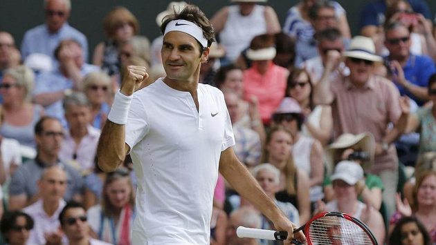 Roger Federer ze Švýcarska po výhře nad Britem Andym Murrayem v semifinále Wimbledonu. Roger Federer ze Švýcarska po výhře nad Britem Andym Murrayem v semifinále Wimbledonu.