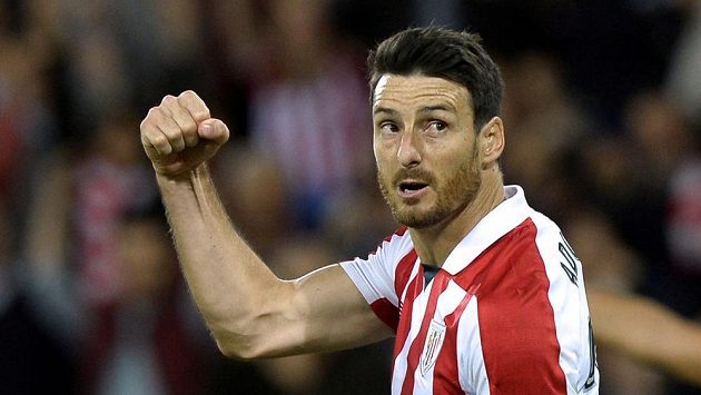 Aritz Aduriz z Bilbaa na snímku z roku 2017 při utkání EL s Herthou. Aritz Aduriz z Bilbaa na snímku z roku 2017 při utkání EL s Herthou.