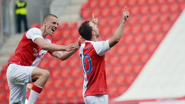 Tomáš Souček ze Slavie (vlevo) a Josef Hušbauer se radují z gólu proti Slovácku. Tomáš Souček ze Slavie (vlevo) a Josef Hušbauer se radují z gólu proti Slovácku.