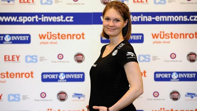 Střelkyně Kateřina Emmons na tiskové konferenci po svém příletu do Prahy. Střelkyně Kateřina Emmons na tiskové konferenci po svém příletu do Prahy.