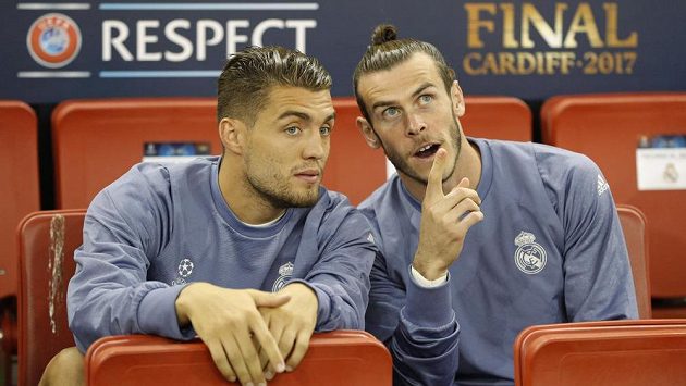 Velšan Gareth Bale se podle anglických médií možná vrátí během léta na Ostrovy. Miliardy má na jeho nákup připravené Manchester United. Velšan Gareth Bale se podle anglických médií možná vrátí během léta na Ostrovy. Miliardy má na jeho nákup připravené Manchester United.