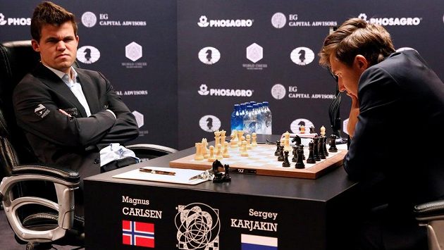 Z partie o šachový trůn Magnus Carlsen - Sergej Karjakin. Z partie o šachový trůn Magnus Carlsen - Sergej Karjakin.