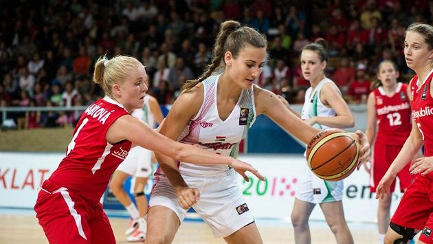 Utkání českých basketbalistek proti Maďarsku na MS do 17 let. Utkání českých basketbalistek proti Maďarsku na MS do 17 let.