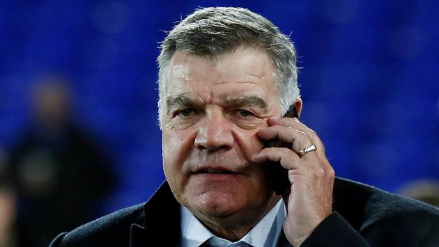 Fotbalisty Evertonu přebírá Sam Allardyce. Fotbalisty Evertonu přebírá Sam Allardyce.