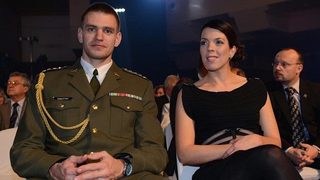 Skifař Ondřej Synek s manželkou během ankety Sportovec roku 2013. Skifař Ondřej Synek s manželkou během ankety Sportovec roku 2013.