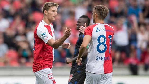 Milan Škoda (vlevo) a Dušan Švento oslavují gól Slavie při přípravě s Nice. Milan Škoda (vlevo) a Dušan Švento oslavují gól Slavie při přípravě s Nice.