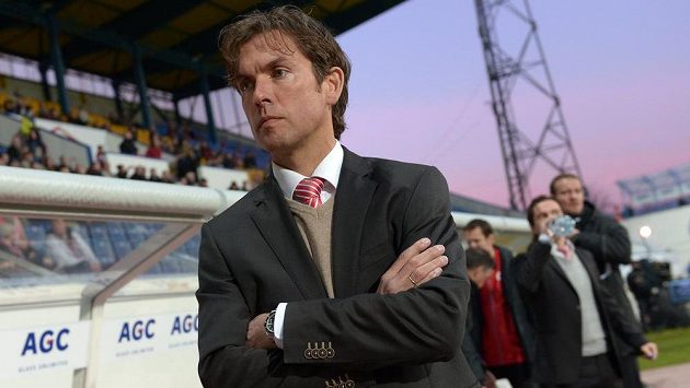 Alex Pastoor poprvé při zápase jako kouč Slavie. Alex Pastoor poprvé při zápase jako kouč Slavie.