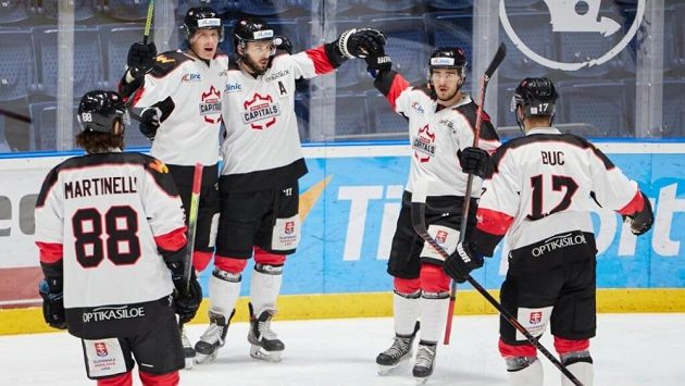 Klub Bratislava Capitals byl přijat do rakouské nadnárodní hokejové soutěže. Klub Bratislava Capitals byl přijat do rakouské nadnárodní hokejové soutěže.