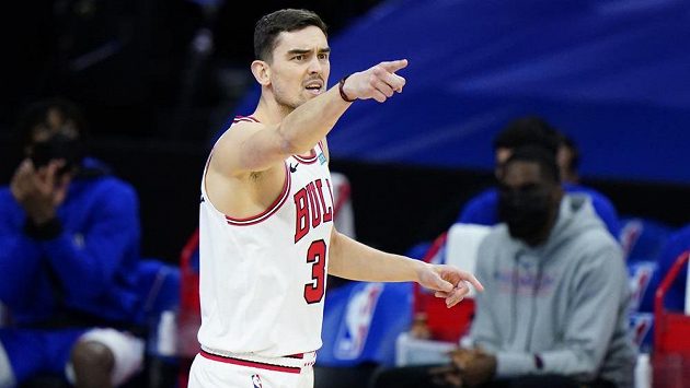 Tomáš Satoranský během utkání Chicaga s Philadelphií Tomáš Satoranský během utkání Chicaga s Philadelphií