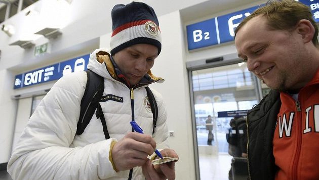 Český hokejový obránce Ondřej Němec před odletem na ZOH v Jižní Koreji. Český hokejový obránce Ondřej Němec před odletem na ZOH v Jižní Koreji.