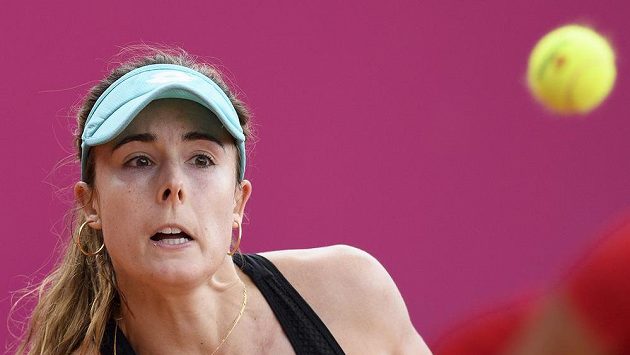 Francouzská tenistka Alizé Cornetová získala na turnaji v Gstaadu šestý titul v kariéře. Ve finále porazila Mandy Minellaovou z Lucemburska 6:4, 7:6. Francouzská tenistka Alizé Cornetová získala na turnaji v Gstaadu šestý titul v kariéře. Ve finále porazila Mandy Minellaovou z Lucemburska 6:4, 7:6.