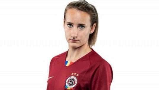 Česká fotbalová reprezentantka Gabriela Matoušková přestoupila z pražské Sparty do italského týmu Pink Bari. Česká fotbalová reprezentantka Gabriela Matoušková přestoupila z pražské Sparty do italského týmu Pink Bari.