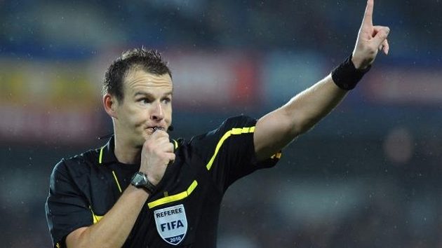 Fotbalový rozhodčí Pavel Královec bude pískat i na olympiádě. Fotbalový rozhodčí Pavel Královec bude pískat i na olympiádě.