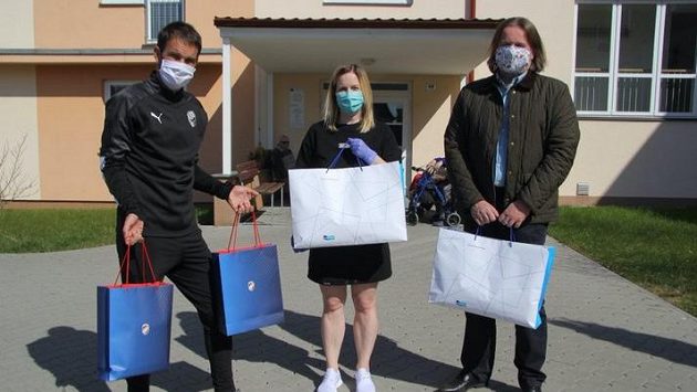 Parádní gesto plzeňského klubu Parádní gesto plzeňského klubu