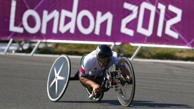 Bývalý pilot formule 1 Alessandro Zanardi na paralympijských hrách v Londýně Bývalý pilot formule 1 Alessandro Zanardi na paralympijských hrách v Londýně