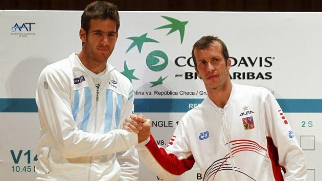 Radek Štěpánek (vpravo) chce argentinského favorita Juana Martína del Potra zaskočit Radek Štěpánek (vpravo) chce argentinského favorita Juana Martína del Potra zaskočit