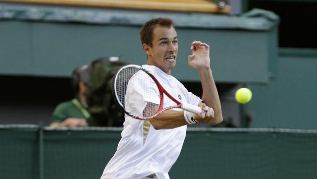 Lukáš Rosol v utkání proti Rafaelu Nadalovi Lukáš Rosol v utkání proti Rafaelu Nadalovi