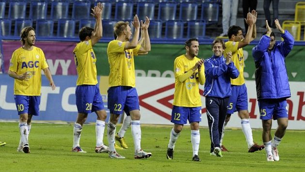 Fotbalisté Teplic se radují z výhry nad Jihlavou. Fotbalisté Teplic se radují z výhry nad Jihlavou.