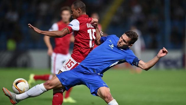 David Pavelka (vpravo) z Liberce a Baiano z SC Braga. David Pavelka (vpravo) z Liberce a Baiano z SC Braga.
