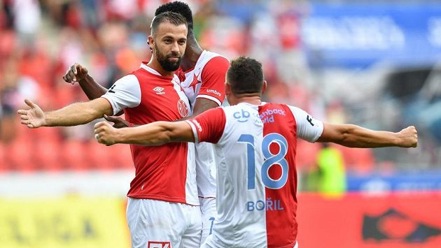 Radost v podání fotbalistů Slavie v duelu 3. kola nejvyšší soutěže, kdy byla jejich soupeřem v Edenu Opava. Trefu Josefa Hušbauera na 1:0 slaví střelec s obráncem Bořilem. Radost v podání fotbalistů Slavie v duelu 3. kola nejvyšší soutěže, kdy byla jejich soupeřem v Edenu Opava. Trefu Josefa Hušbauera na 1:0 slaví střelec s obráncem Bořilem.
