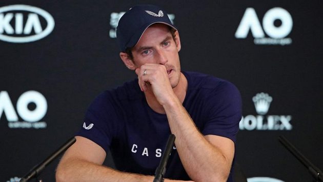 Andy Murray oznamuje na tiskové konferenci, že v letošní sezoně ukončí kariéru. Bude to na kurtu? Andy Murray oznamuje na tiskové konferenci, že v letošní sezoně ukončí kariéru. Bude to na kurtu?