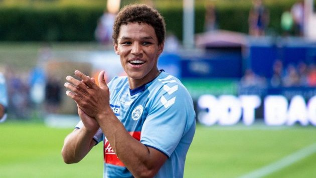 Alexander Bah má namířeno do Slavie. Alexander Bah má namířeno do Slavie.