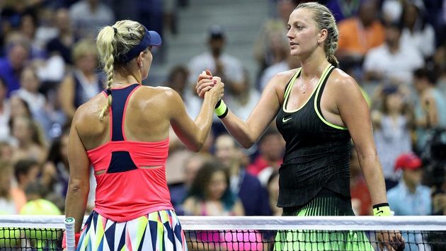 Petra Kvitová (vpravo) si podává ruku s Němkou Angelique Kerberovou po skončení osmifinálového duelu na US Open. Petra Kvitová (vpravo) si podává ruku s Němkou Angelique Kerberovou po skončení osmifinálového duelu na US Open.