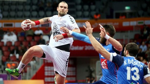 Pavel Horák před francouzským blokem. Pavel Horák před francouzským blokem.