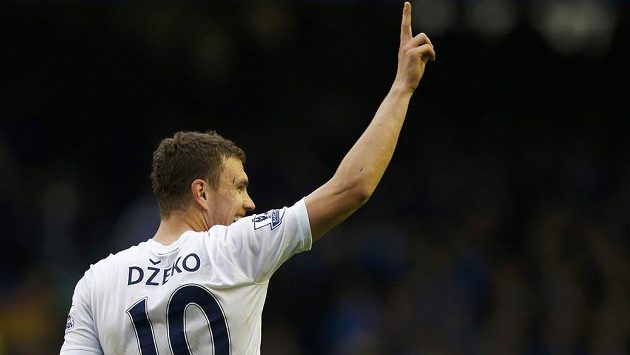 Edin Džeko, bývalá opora Teplic a Wolfsburgu, bude hlavní oporou Bosny a Hercegoviny na světovém šampionátu. Edin Džeko, bývalá opora Teplic a Wolfsburgu, bude hlavní oporou Bosny a Hercegoviny na světovém šampionátu.
