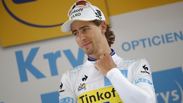 Slovenský cyklista Peter Sagan v bílém dresu pro nejlepšího mladého jezdce Tour de France. Slovenský cyklista Peter Sagan v bílém dresu pro nejlepšího mladého jezdce Tour de France.