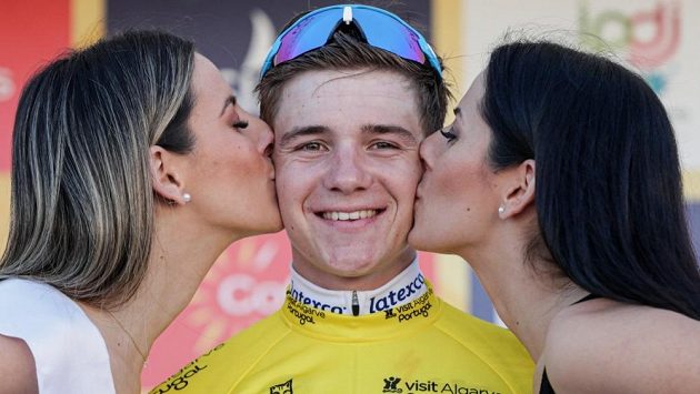 Belgický cyklista Remco Evenepoel má za sebou další výzvu, kterou si rozhodl zpestřit závodní pauzu během pandemie koronaviru. Belgický cyklista Remco Evenepoel má za sebou další výzvu, kterou si rozhodl zpestřit závodní pauzu během pandemie koronaviru.