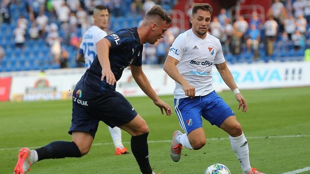 Zleva Ondřej Šašinka ze Slovácka a Adam Jánoš z Ostravy. Zleva Ondřej Šašinka ze Slovácka a Adam Jánoš z Ostravy.