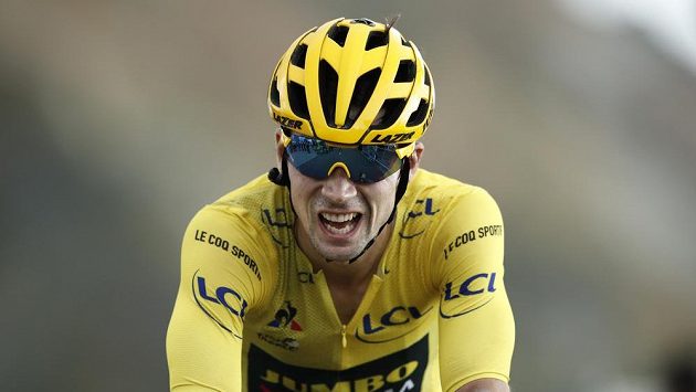 Slovinec Primož Roglič na trati královské etapy Tour de France. Slovinec Primož Roglič na trati královské etapy Tour de France.