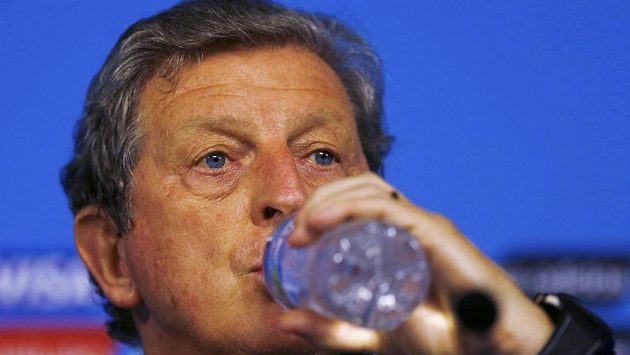 Trenér anglické reprezentace Roy Hodgson. Trenér anglické reprezentace Roy Hodgson.
