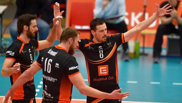 Zleva Ondřej Hudeček, Tomáš Široký a Daniel Končal (všichni z Karlových Varů). Zleva Ondřej Hudeček, Tomáš Široký a Daniel Končal (všichni z Karlových Varů).