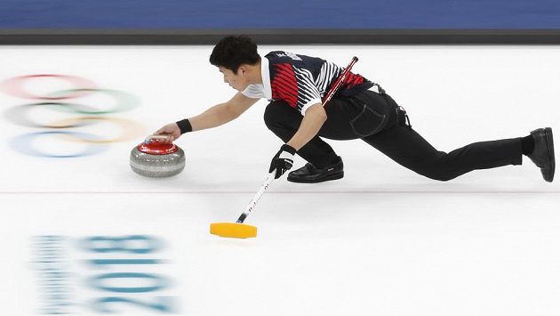 Den a půl před oficiálním zahájením XXIII. zimních her v Pchjongčchangu odstartovali olympijské soutěže curleři v nové disciplíně smíšených dvojic. Den a půl před oficiálním zahájením XXIII. zimních her v Pchjongčchangu odstartovali olympijské soutěže curleři v nové disciplíně smíšených dvojic.