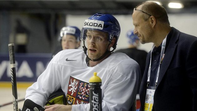 Jan Hejda s lékařem české hokejové reprezentace Radkem Holibkou. Jan Hejda s lékařem české hokejové reprezentace Radkem Holibkou.