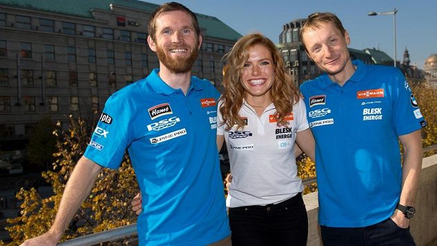 Zleva Michal Šlesingr, Gabriela Soukalová a Ondřej Moravec. Od neděle jim začíná závodní zápřah. Zleva Michal Šlesingr, Gabriela Soukalová a Ondřej Moravec. Od neděle jim začíná závodní zápřah.