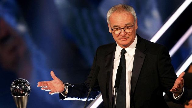 Claudio Ranieri z Leicesteru byl vyhlášen nejlepším fotbalovým trenérem roku 2016. Claudio Ranieri z Leicesteru byl vyhlášen nejlepším fotbalovým trenérem roku 2016.