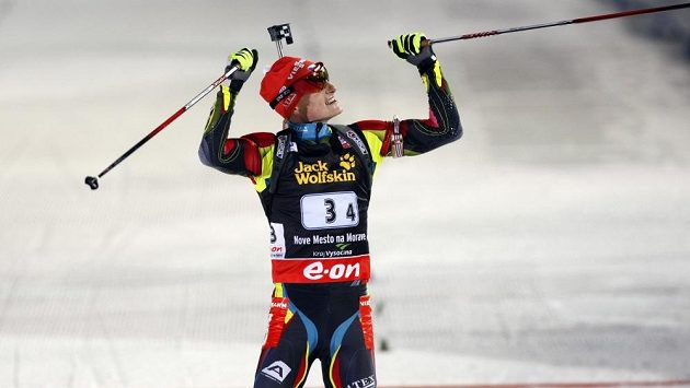 Ondřej Moravec dovezl českou štafetu na bronzové příčce. Ve finiši zářil štěstím. Ondřej Moravec dovezl českou štafetu na bronzové příčce. Ve finiši zářil štěstím.